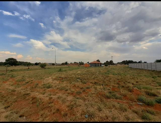 994M² VACANT LAND FOR SALE IN KOOKRUS